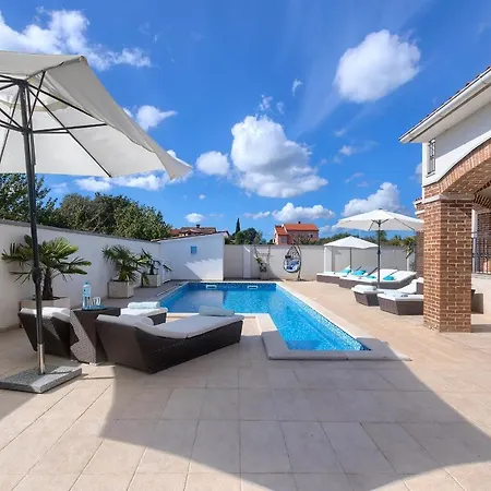 Michaela Βίλα Jadreški