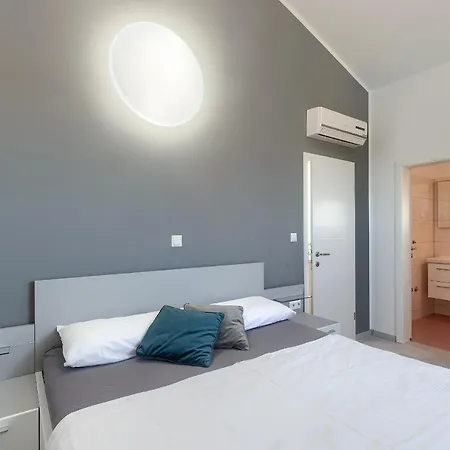 Michaela By Istra Vacation *
