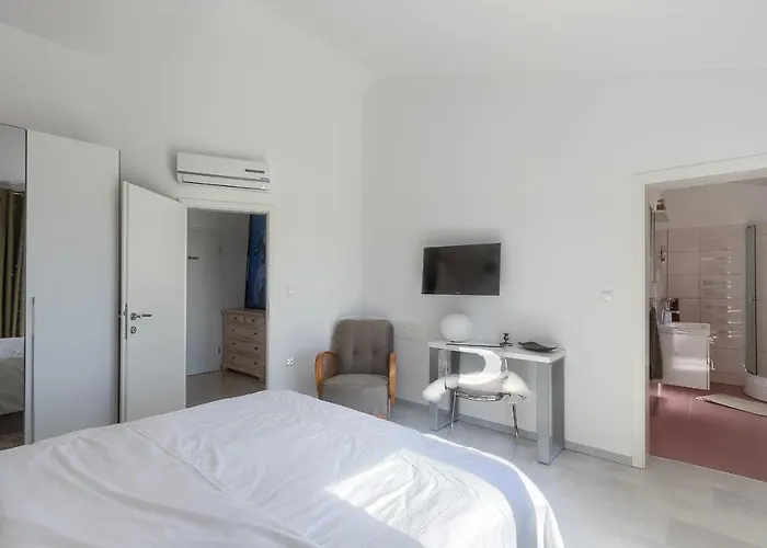 Michaela By Istra Vacation *